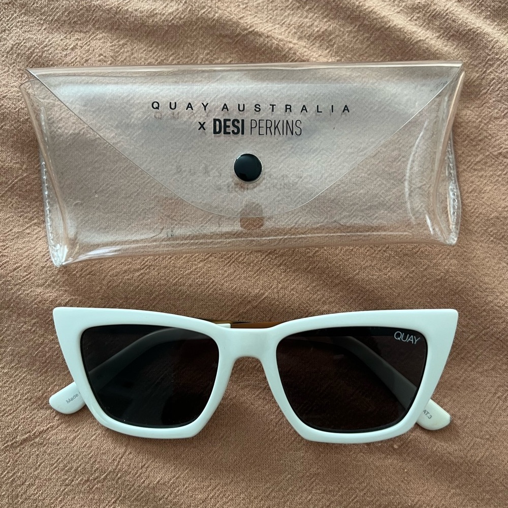 Quay Sunglasses, white